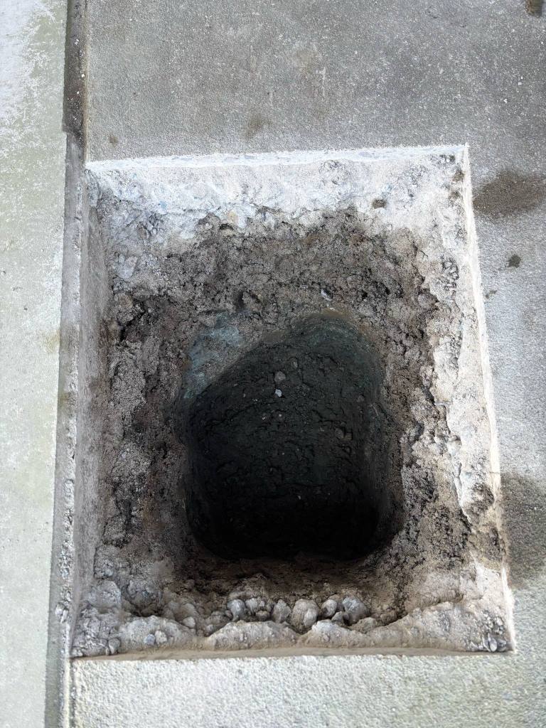 ミヤザキトーヨー住器の【カーポート柱修理工事】カーポートの柱ぶつけて破損・・・全部取替ですか?!アワアワの施工事例詳細写真4