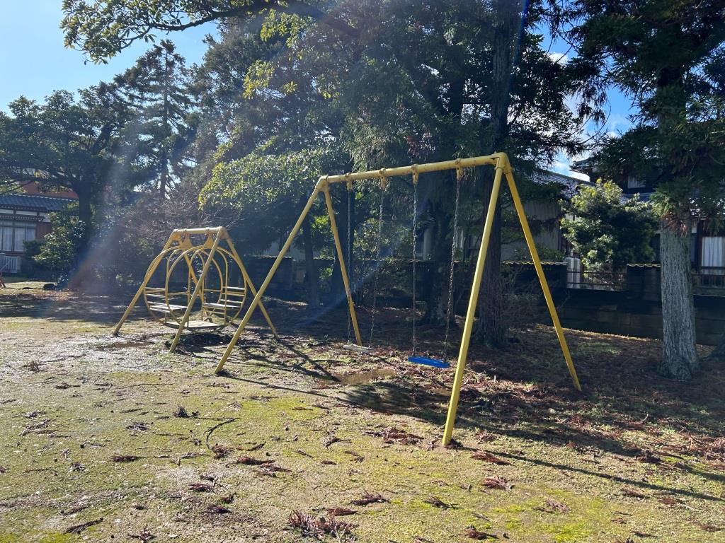 村の神社の灯篭 ミヤザキトーヨー住器のブログ 写真1