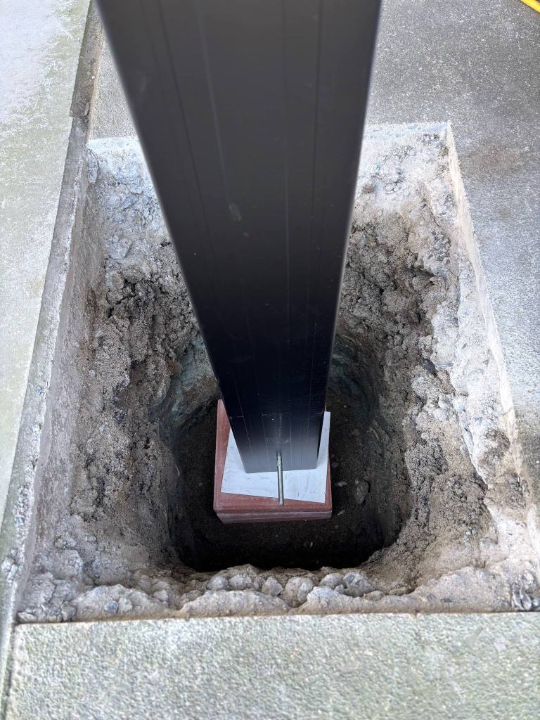 ミヤザキトーヨー住器の【カーポート柱修理工事】カーポートの柱ぶつけて破損・・・全部取替ですか?!アワアワの施工事例詳細写真5