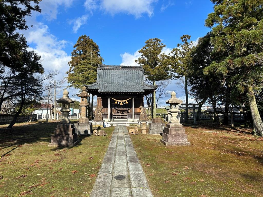 村の神社の灯篭 ミヤザキトーヨー住器のブログ 写真2