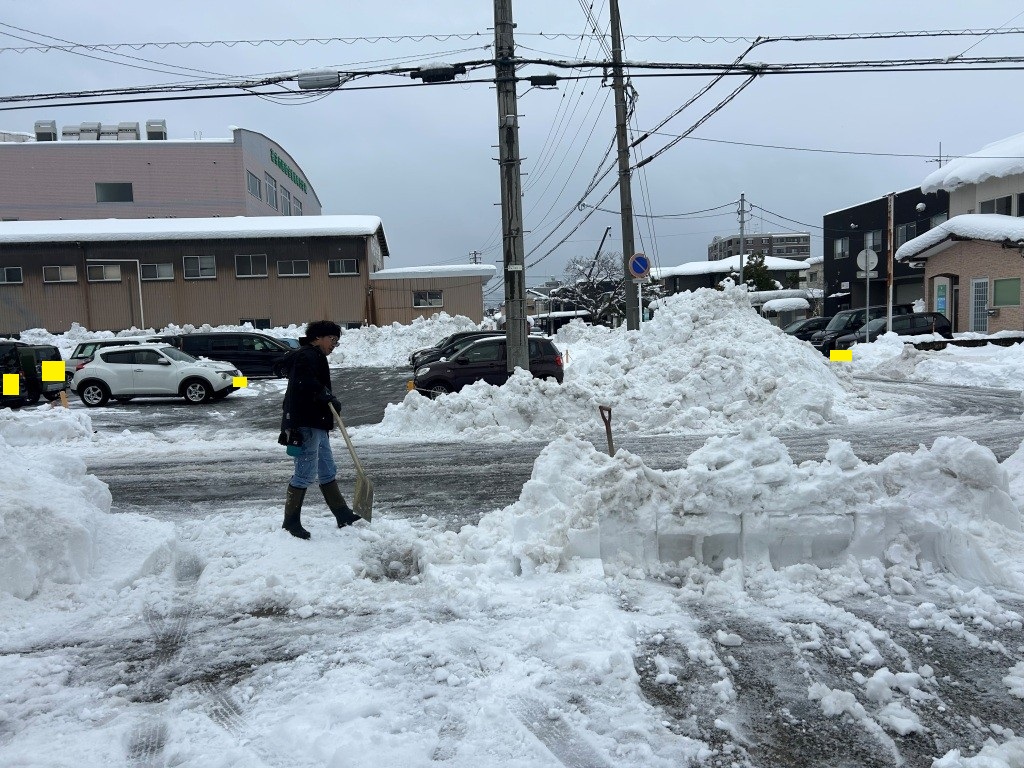 駐車場の除雪も大事!!! ミヤザキトーヨー住器のブログ 写真4