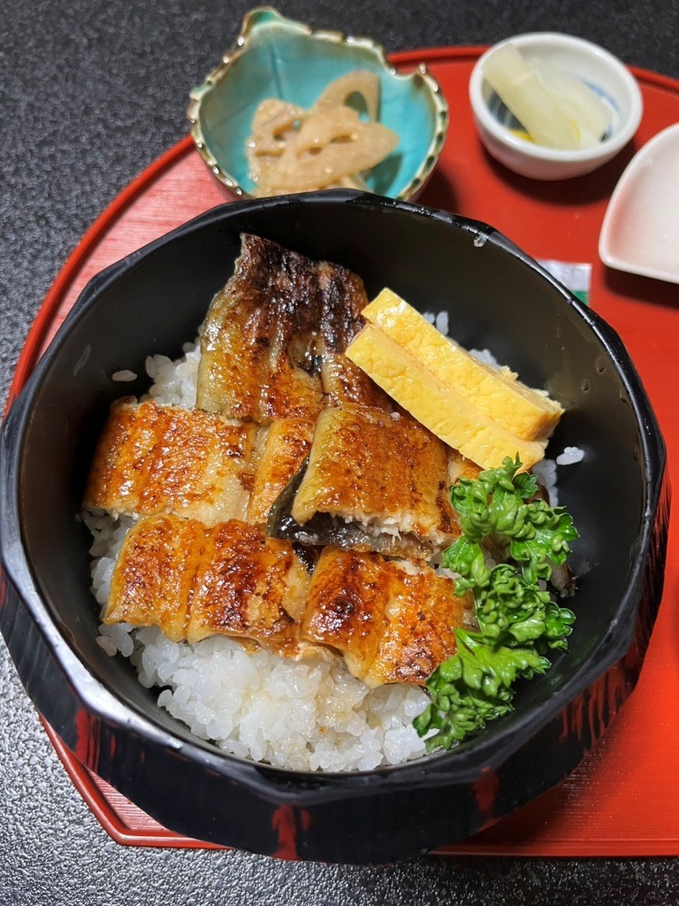 山奥で海鮮丼 ミヤザキトーヨー住器のブログ 写真6