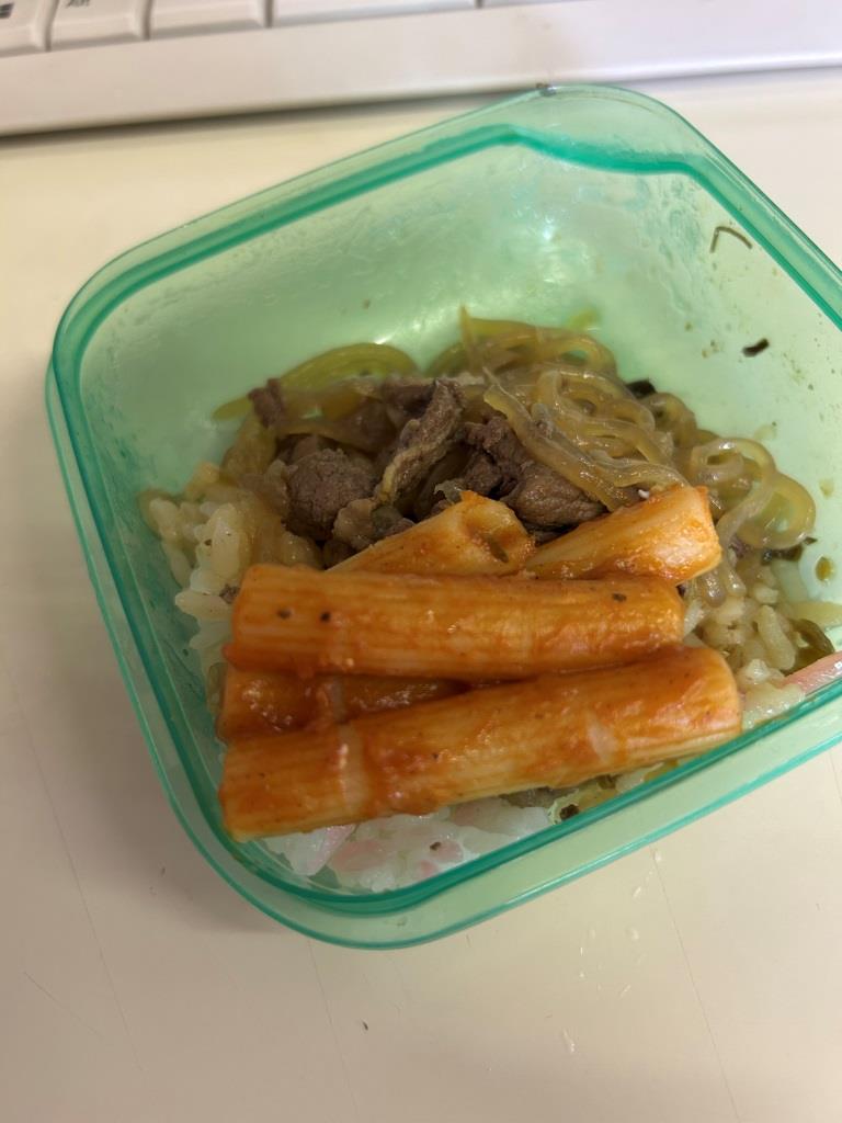 今日のお弁当です!! ミヤザキトーヨー住器のブログ 写真2