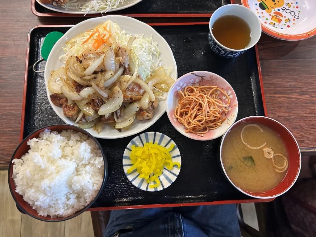 がっつりランチ① ミヤザキトーヨー住器のブログ 写真2