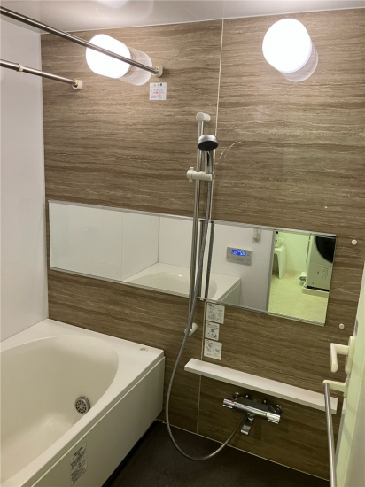 ミヤザキトーヨー住器の【UB鏡交換】システムバスルームの品番、製造番号が分かればスムーズです!!!施工事例写真1