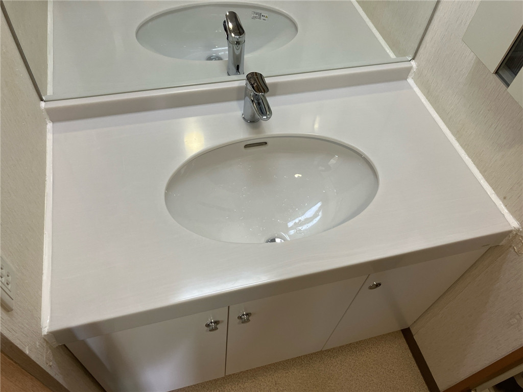 ミヤザキトーヨー住器の【弊社の強み】木工部にてオーダー洗面化粧台作成、納品の施工後の写真2