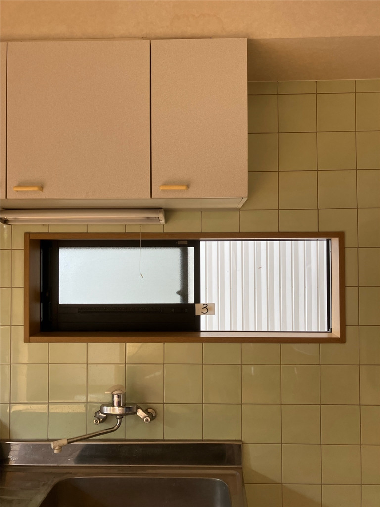 ミヤザキトーヨー住器の【内窓設置】 夏の熱中症対策に!実は「内窓」が効果的なんです!!!の施工前の写真3