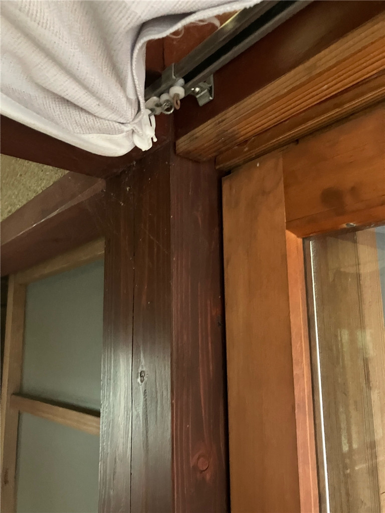 ミヤザキトーヨー住器の【内装建具調整】襖・障子の張り替えは晴れた日に! プロに頼むメリットも解説の施工前の写真2
