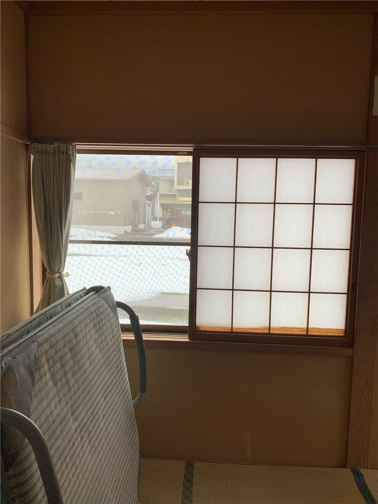 ミヤザキトーヨー住器の補助金の大小だけじゃない!【和紙調内窓設置】で叶える、上質で心地よい暮らしの施工前の写真2
