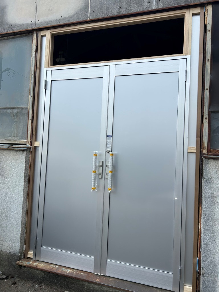 ミヤザキトーヨー住器の【倉庫ドア交換工事】住まいの補修、何から始めればいい？の施工後の写真2