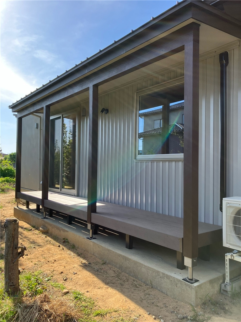 ミヤザキトーヨー住器の【樹ら楽ステージ設置】後悔しない外構工事の秘訣！LIXILのお得なキャンペーンを見逃すな！の施工後の写真1