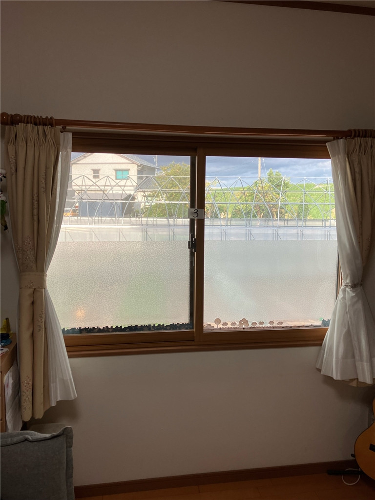 ミヤザキトーヨー住器の西日対策：【内窓設置】で後悔しない！西向きの窓に必須の「遮熱ガラス」の施工後の写真1