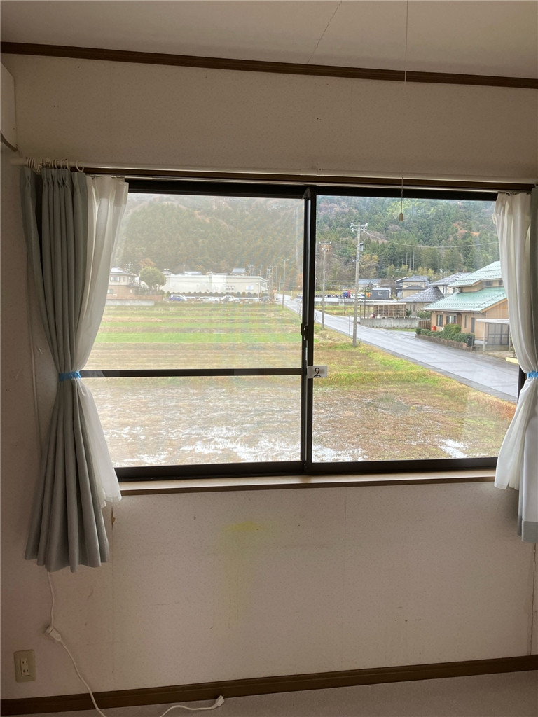 ミヤザキトーヨー住器の2026年窓リノベ事業継続決定。【内窓設置】ユーザー様の『もっと早くやればよかった』の正体。の施工前の写真2