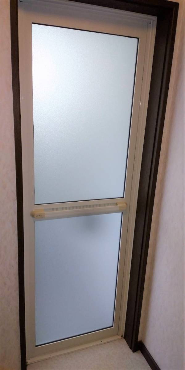 トーヨコトーヨー住器の浴室ドア リフォーム 〔横浜市内〕の施工後の写真1