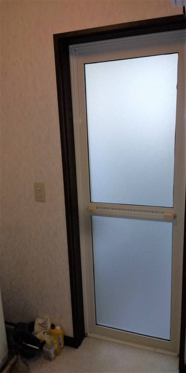 トーヨコトーヨー住器の浴室ドア リフォーム 〔横浜市内〕の施工前の写真1