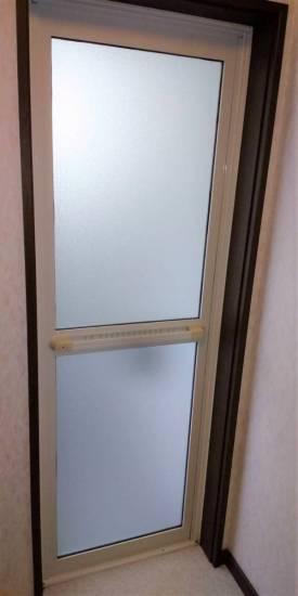 トーヨコトーヨー住器の浴室ドア リフォーム 〔横浜市内〕施工事例写真1