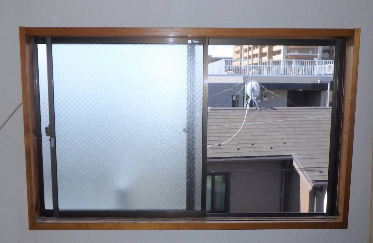 トーヨコトーヨー住器の内窓 インプラスの取付〔川崎市内〕の施工前の写真1
