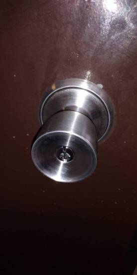 トーヨコトーヨー住器のアパートドア鍵交換   玄関鍵交換   ドア把手交換施工事例写真1