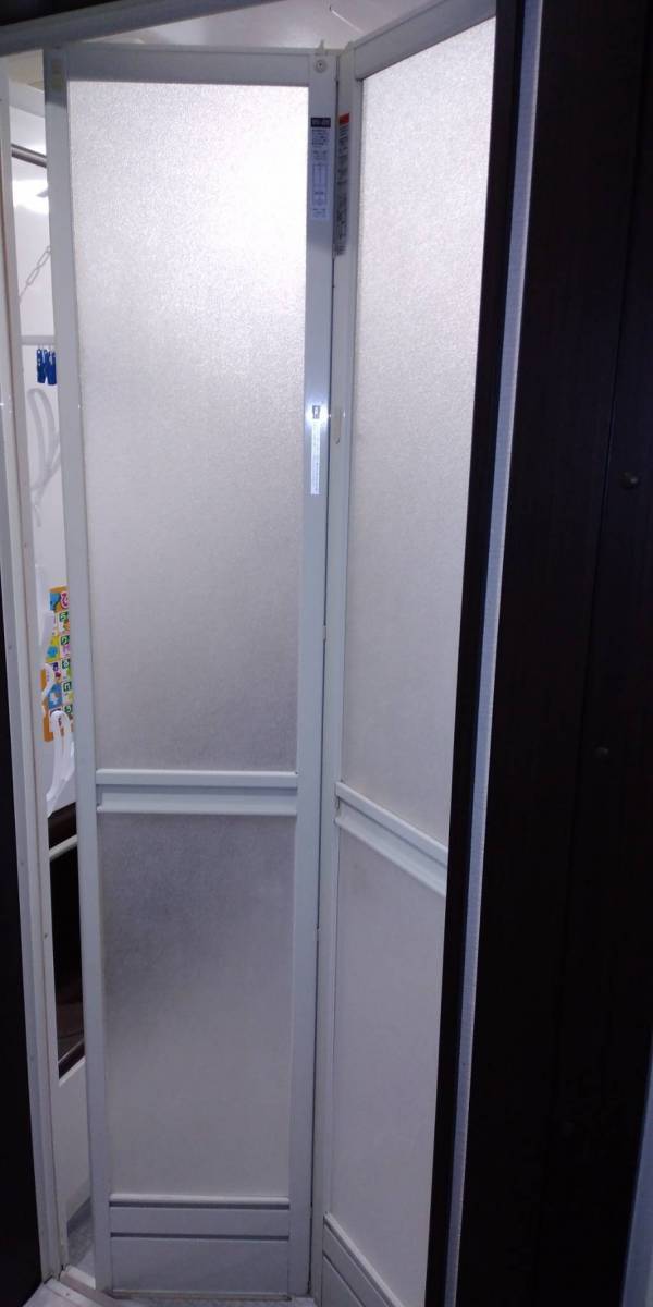 トーヨコトーヨー住器の浴室ドアの交換　ユニットバス場合のお客さまの声の写真1
