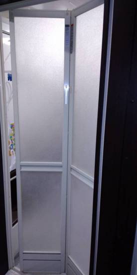 トーヨコトーヨー住器の浴室ドアの交換　ユニットバス場合施工事例写真1