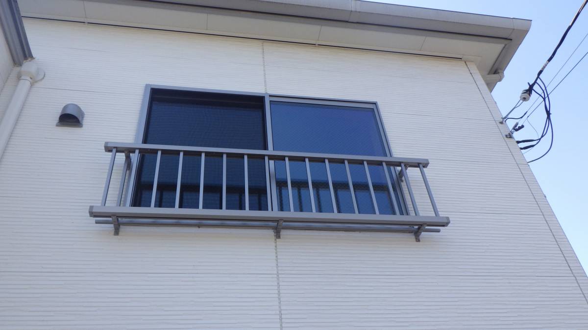 トーヨコトーヨー住器の窓に窓手摺をつけましょう〔港北区〕の施工後の写真1