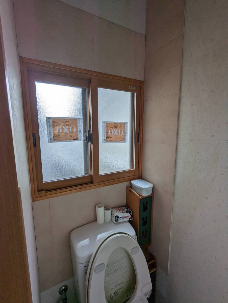 トーヨコトーヨー住器のトイレに内窓 インプラス 〔横浜市港北区〕の施工後の写真1