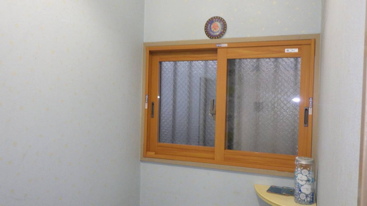 トーヨコトーヨー住器のトイレに内窓をつけましょうの施工後の写真1