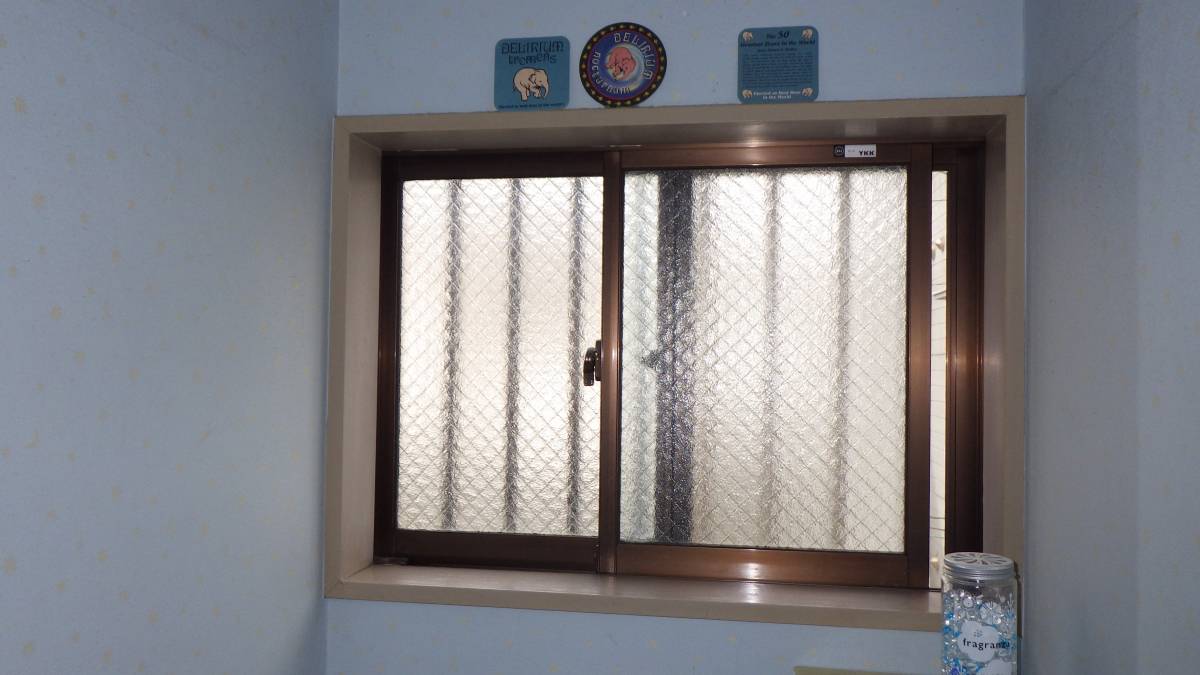 トーヨコトーヨー住器のトイレに内窓をつけましょうの施工前の写真1
