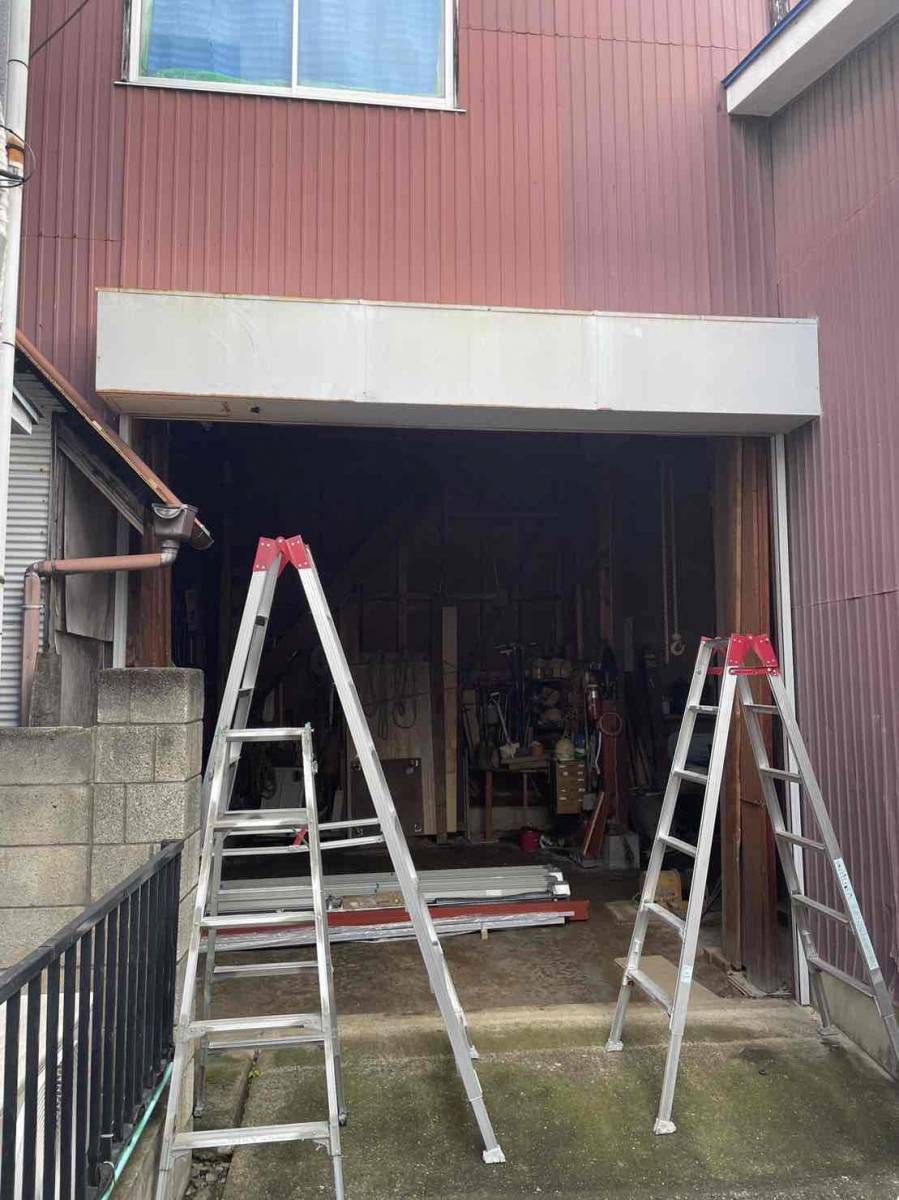 トーヨコトーヨー住器の車庫シャッター交換工事の施工前の写真1