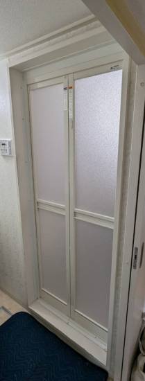 トーヨコトーヨー住器の浴室ドアのリニューアル　 ユニットバス場合施工事例写真1