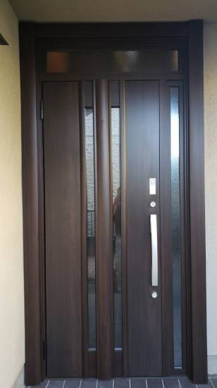 トーヨコトーヨー住器の玄関ドア リフォーム リシェントの場合施工事例写真1