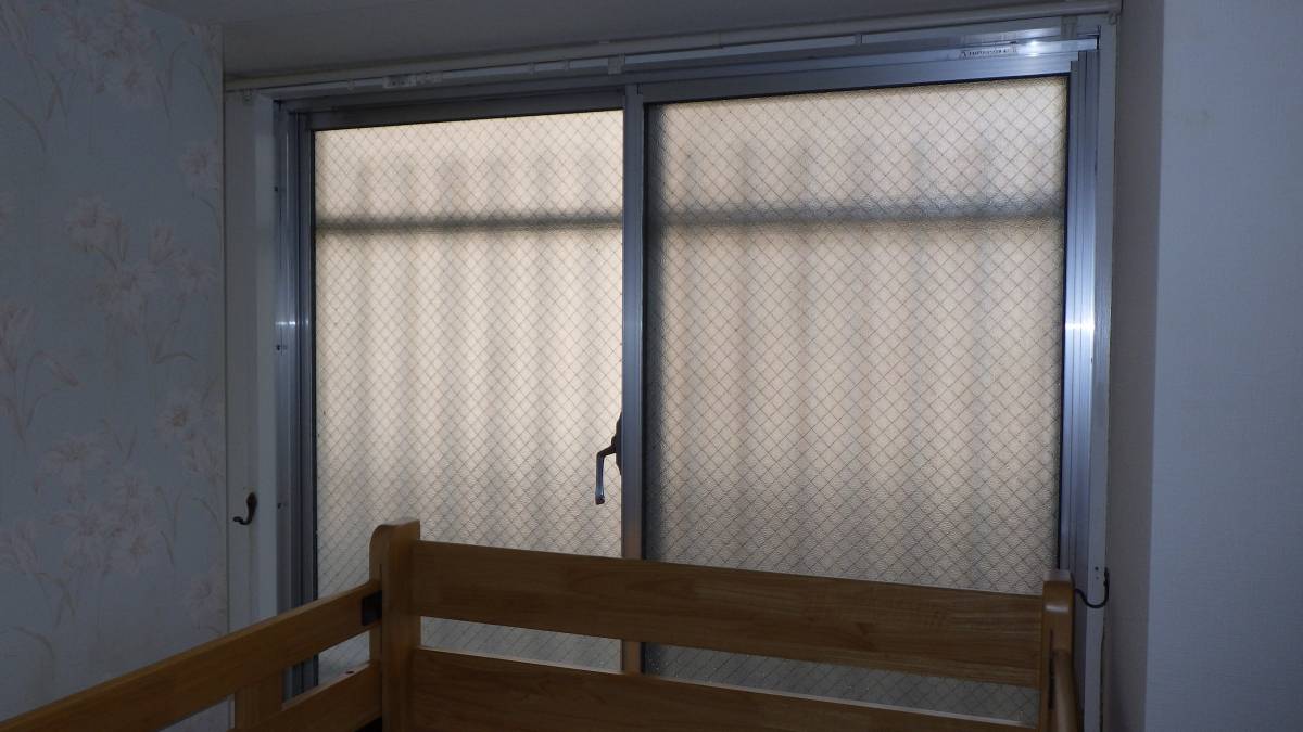 トーヨコトーヨー住器の内窓取付の施工前の写真1