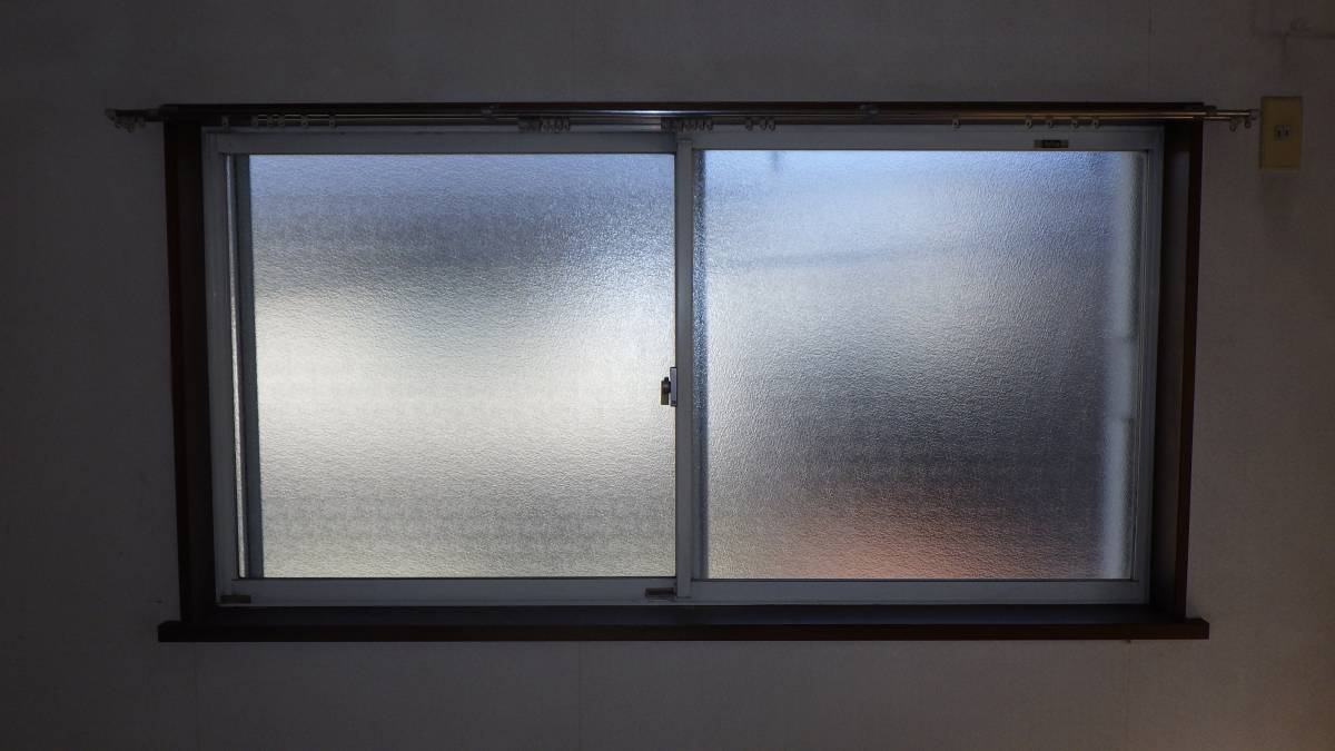 トーヨコトーヨー住器の内窓 インプラスの取付工事 〔横浜市内〕の施工前の写真1