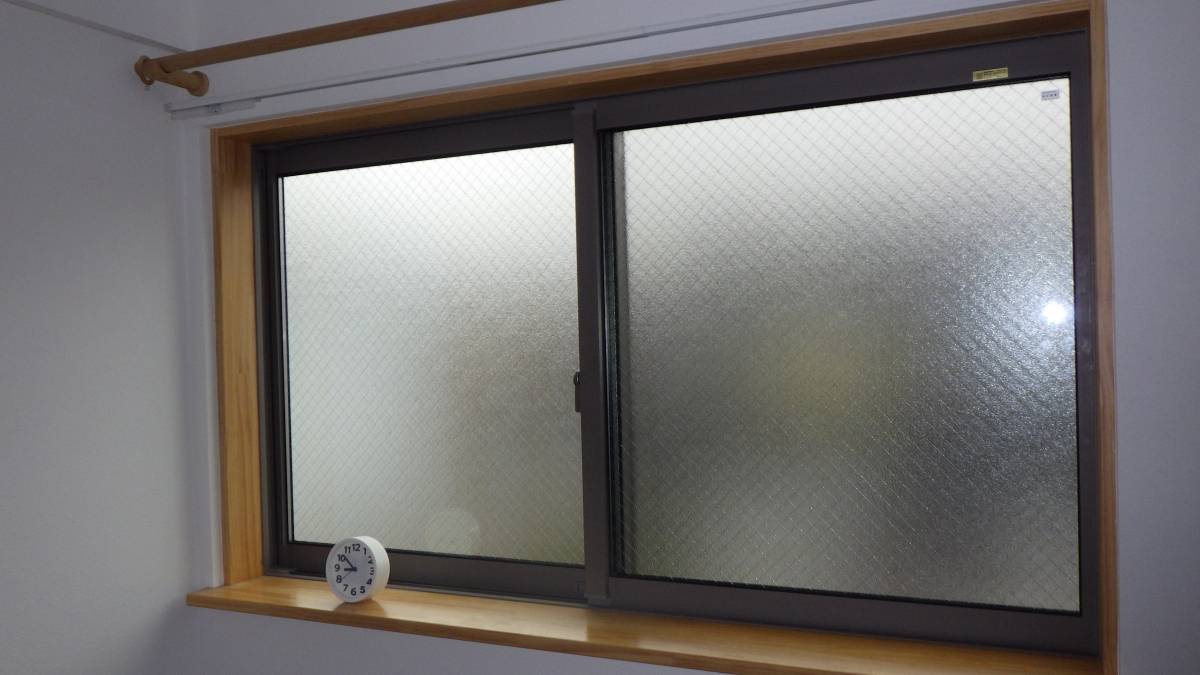 トーヨコトーヨー住器の内窓 インプラスの取付工事 〔川崎市内〕の施工前の写真2