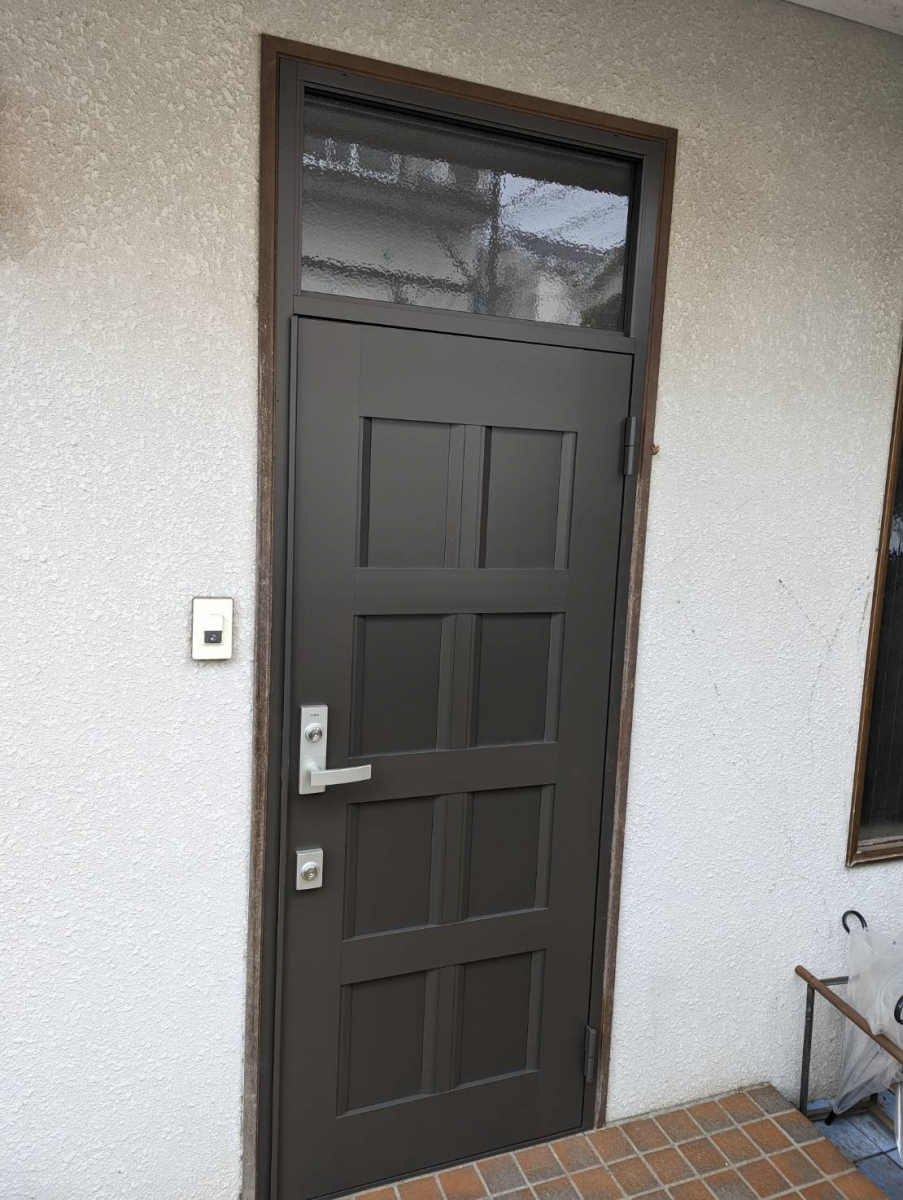 トーヨコトーヨー住器の玄関ドアのリフォーム〔横浜市内〕の施工後の写真1