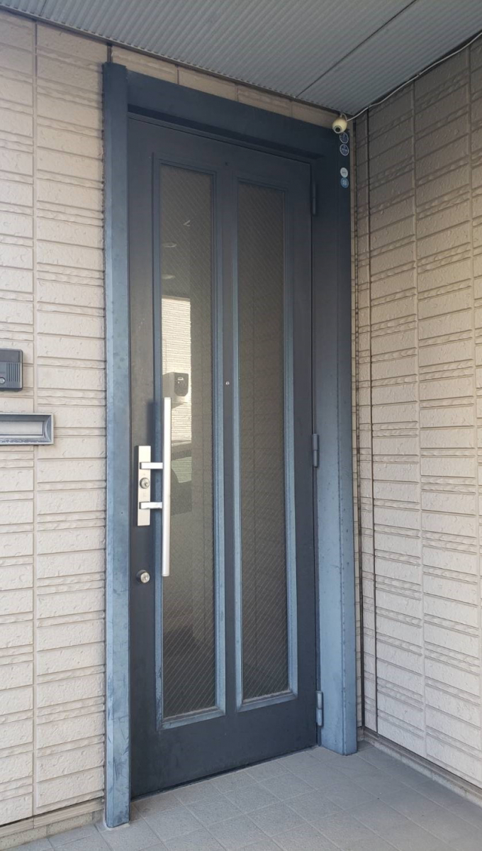 トーヨコトーヨー住器の玄関ドアのリフォーム 〔川崎市内〕の施工前の写真1