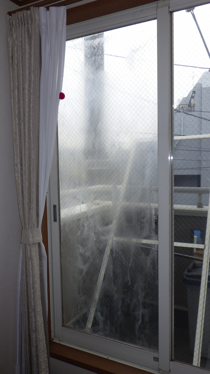 トーヨコトーヨー住器のペアガラスの交換に行きました〔川崎市内〕の施工前の写真1