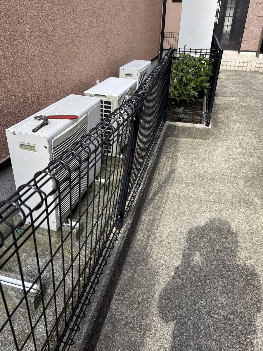 トーヨコトーヨー住器のフェンスの柱 交換の施工前の写真2