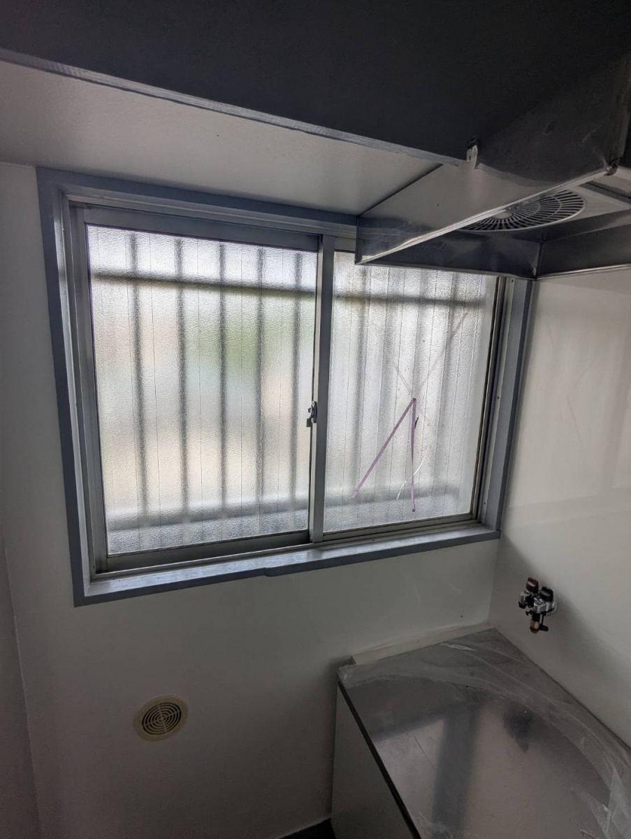 トーヨコトーヨー住器のガラスの交換での施工前の写真1