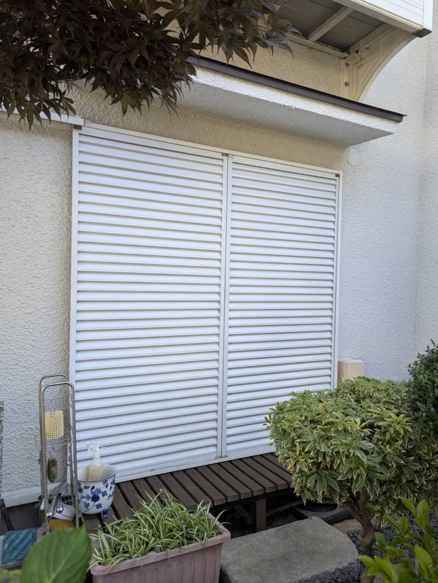 トーヨコトーヨー住器の雨戸の入替リフォーム〔川崎市内〕の施工前の写真1