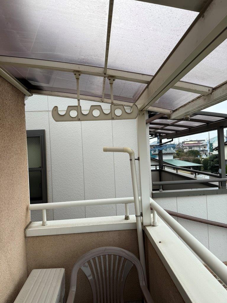 トーヨコトーヨー住器のテラスの屋根材を外しましたの施工前の写真2