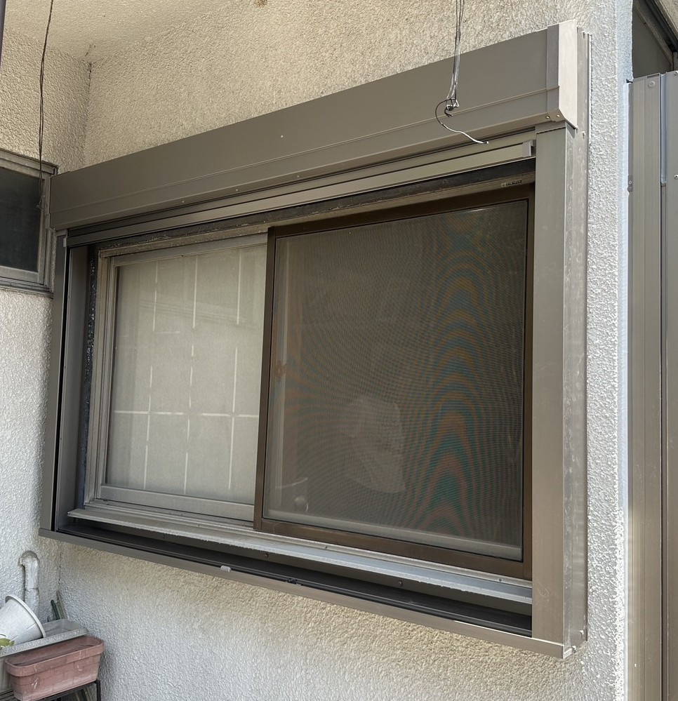 トーヨコトーヨー住器の電動シャッター取付の施工後の写真1