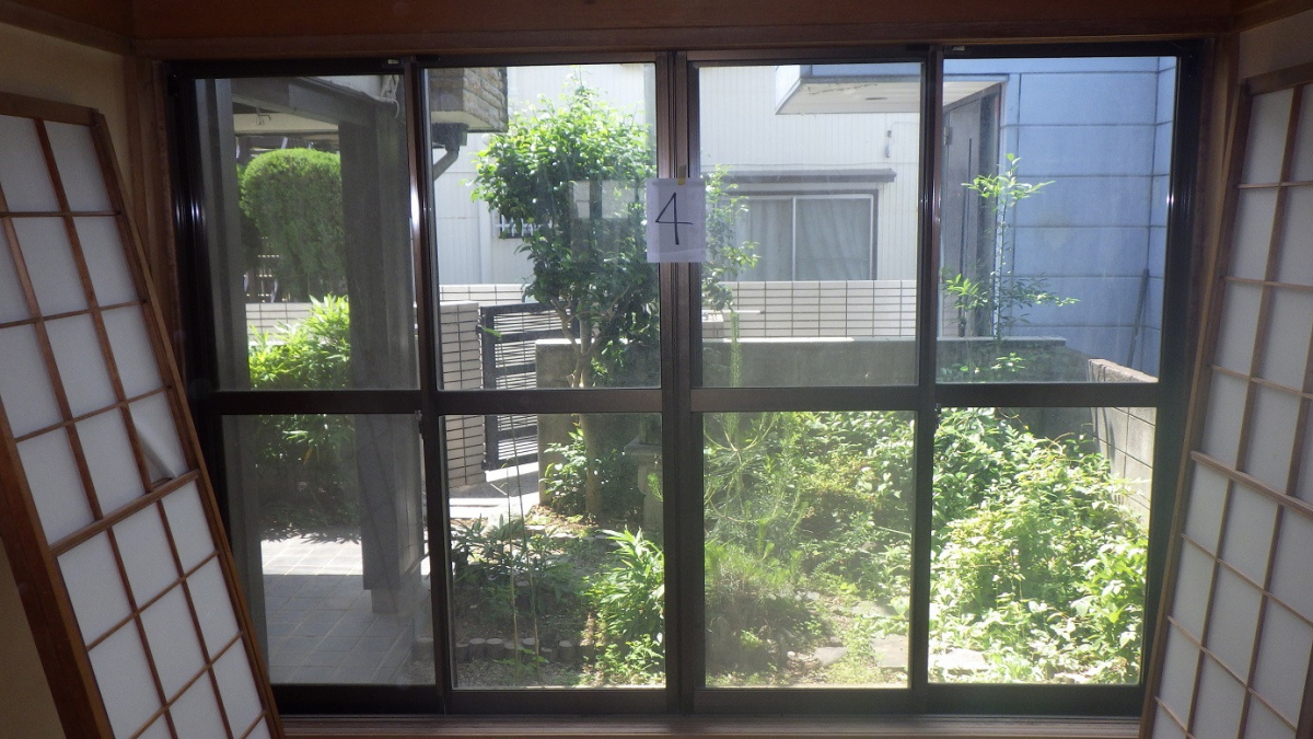 トーヨコトーヨー住器の和室に内窓取付の施工前の写真1