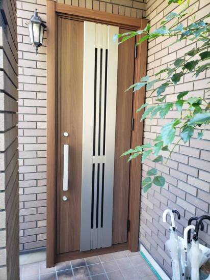 トーヨコトーヨー住器の玄関ドア　リニューアル工事　リシェントの場合施工事例写真1