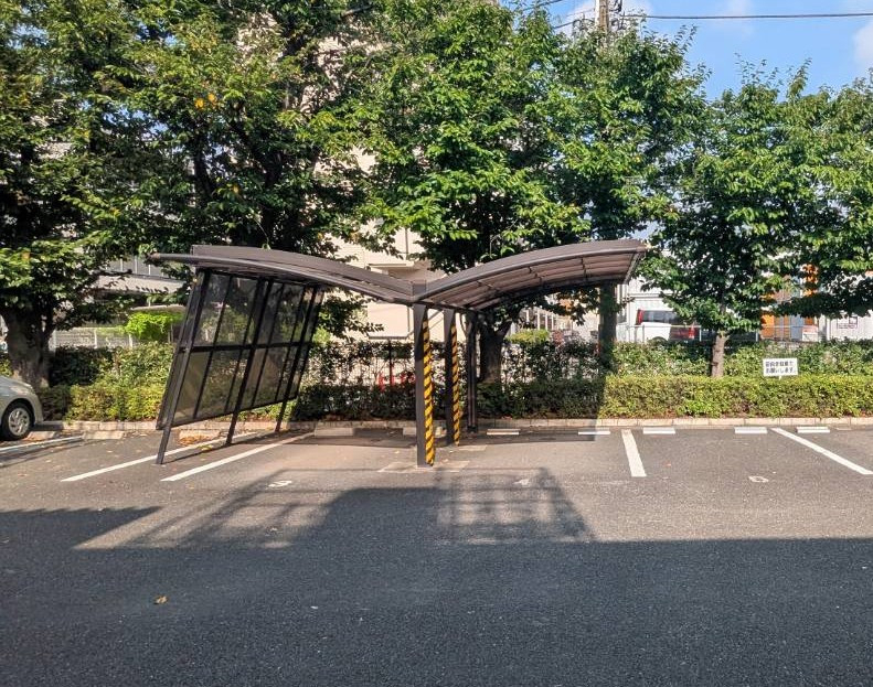 トーヨコトーヨー住器のカーポート取替工事の施工前の写真1