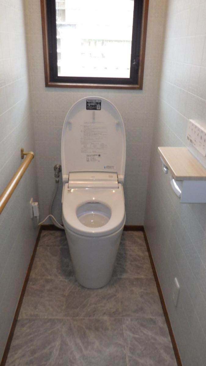 トーヨコトーヨー住器のトイレの交換の施工後の写真1