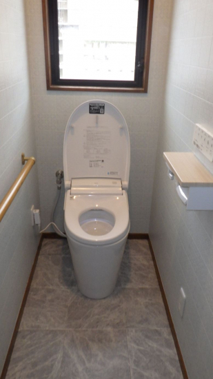 トーヨコトーヨー住器のトイレの交換施工事例写真1