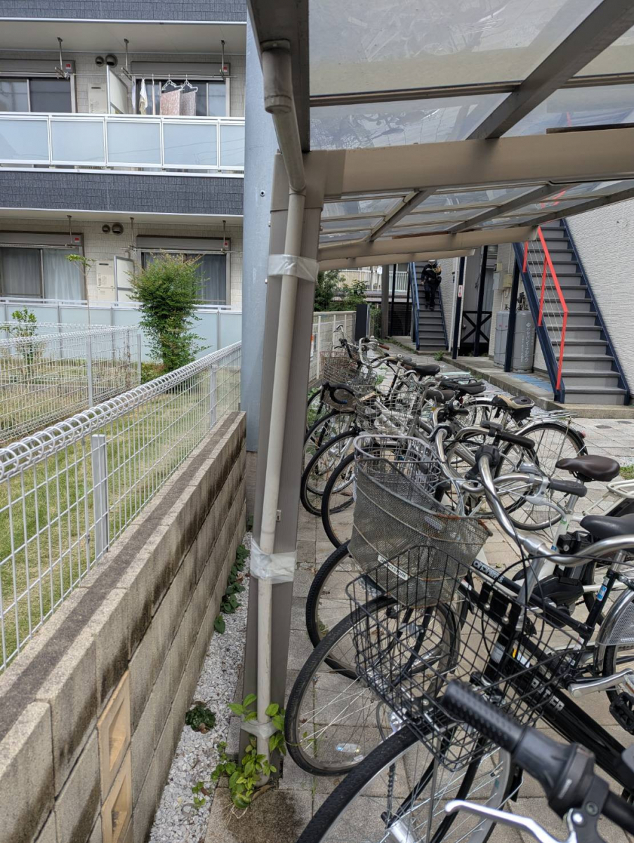 トーヨコトーヨー住器の雨どい修理交換 川崎市内での施工前の写真1