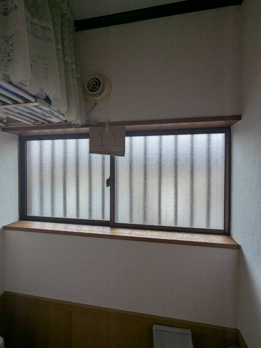 トーヨコトーヨー住器の内窓取付の施工前の写真1