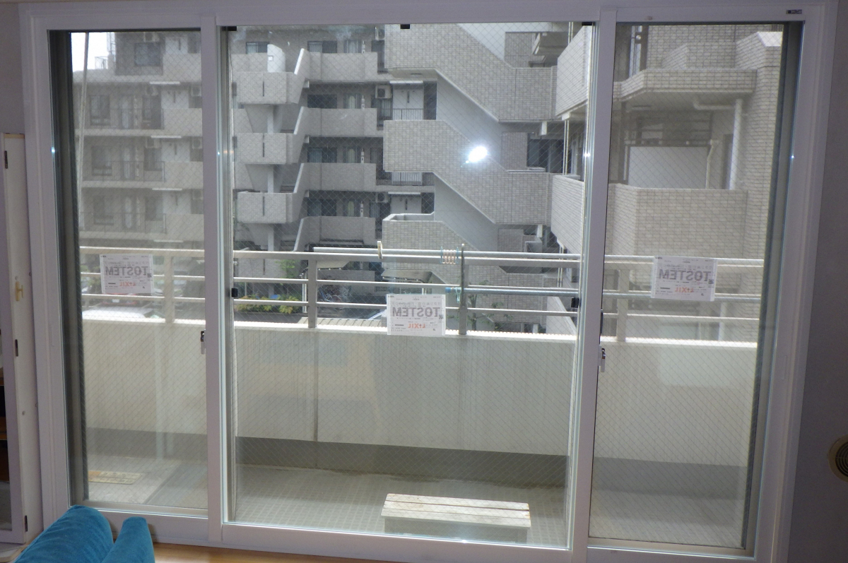トーヨコトーヨー住器の内窓の取付　ちょっと特殊の施工後の写真1
